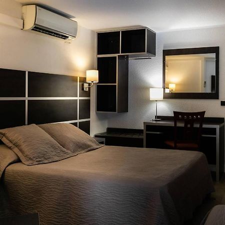 Hotel Au Relais De Trans Draguignan Exteriör bild