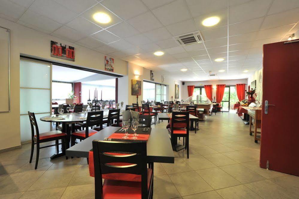 Hotel Au Relais De Trans Draguignan Exteriör bild