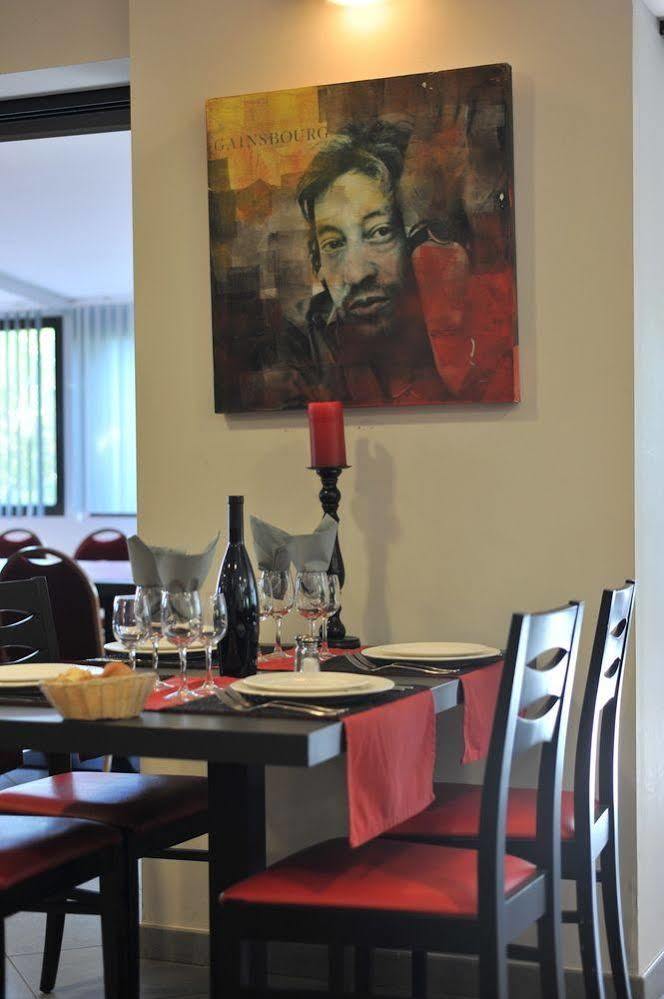 Hotel Au Relais De Trans Draguignan Exteriör bild