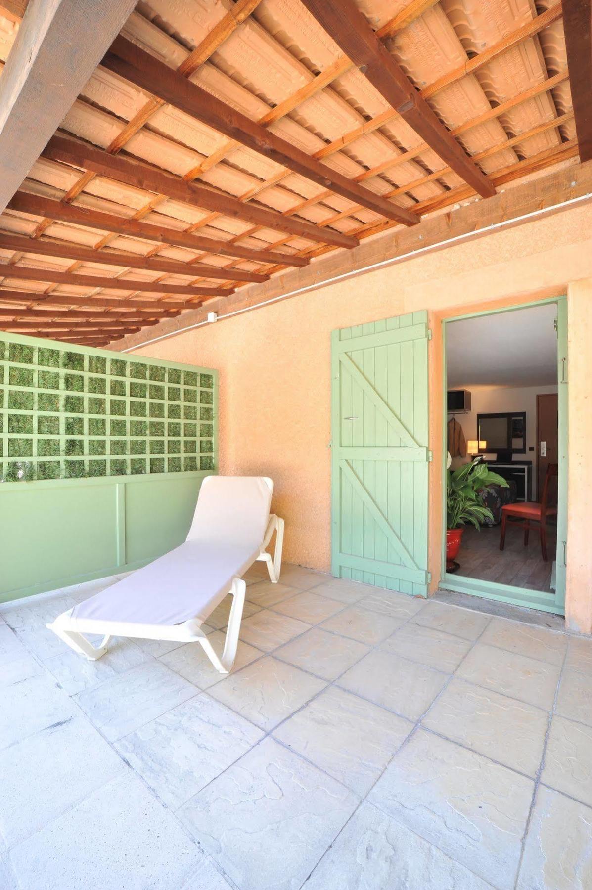 Hotel Au Relais De Trans Draguignan Exteriör bild
