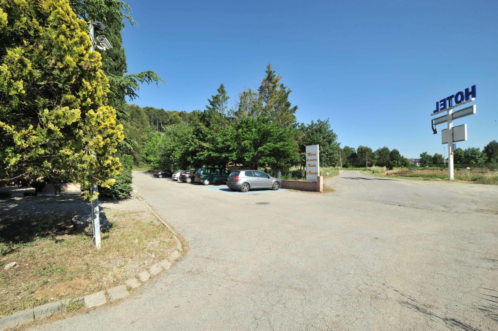 Hotel Au Relais De Trans Draguignan Exteriör bild