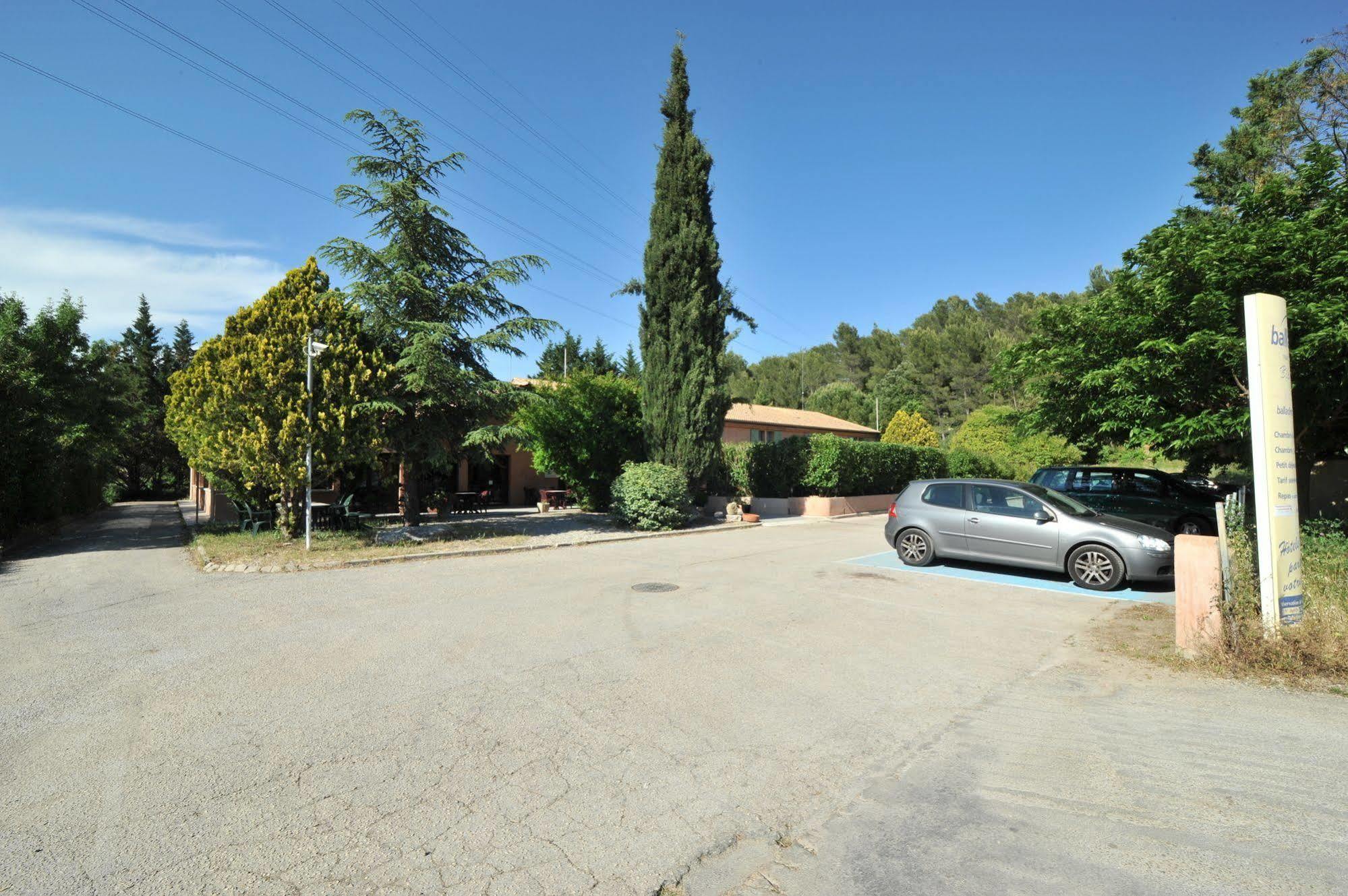 Hotel Au Relais De Trans Draguignan Exteriör bild