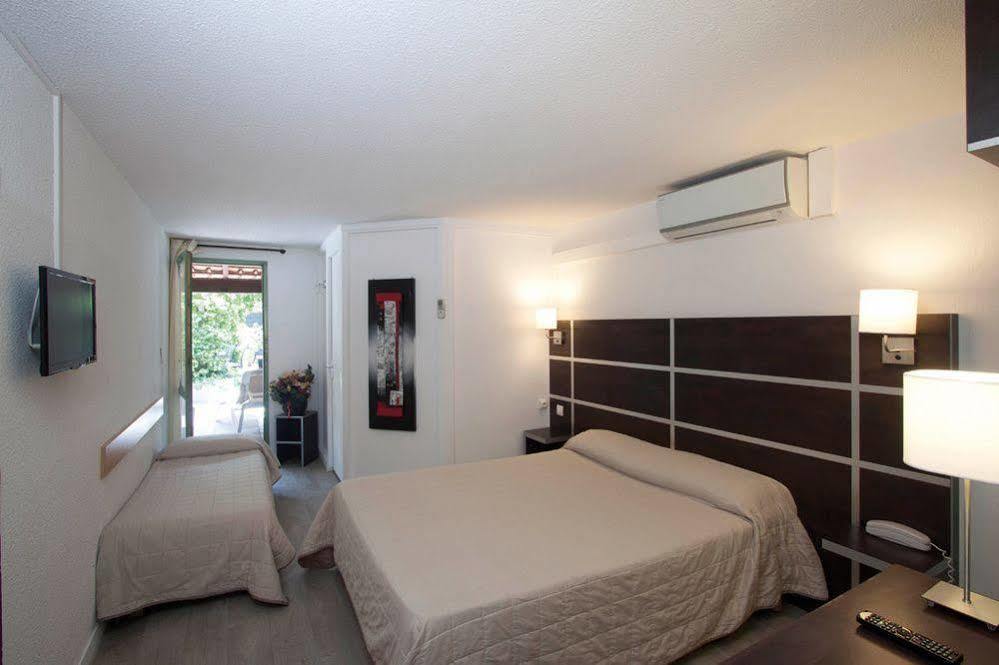 Hotel Au Relais De Trans Draguignan Exteriör bild