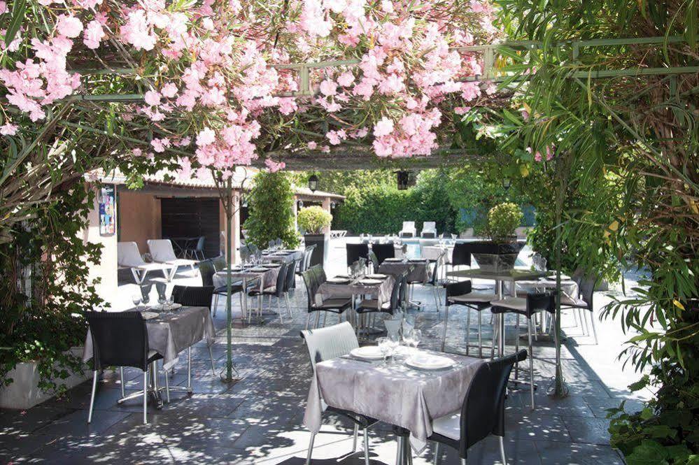 Hotel Au Relais De Trans Draguignan Exteriör bild