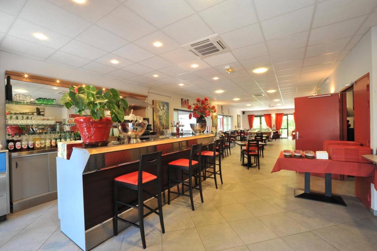Hotel Au Relais De Trans Draguignan Exteriör bild