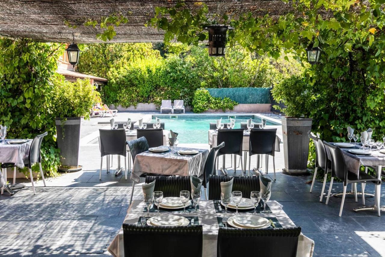 Hotel Au Relais De Trans Draguignan Exteriör bild