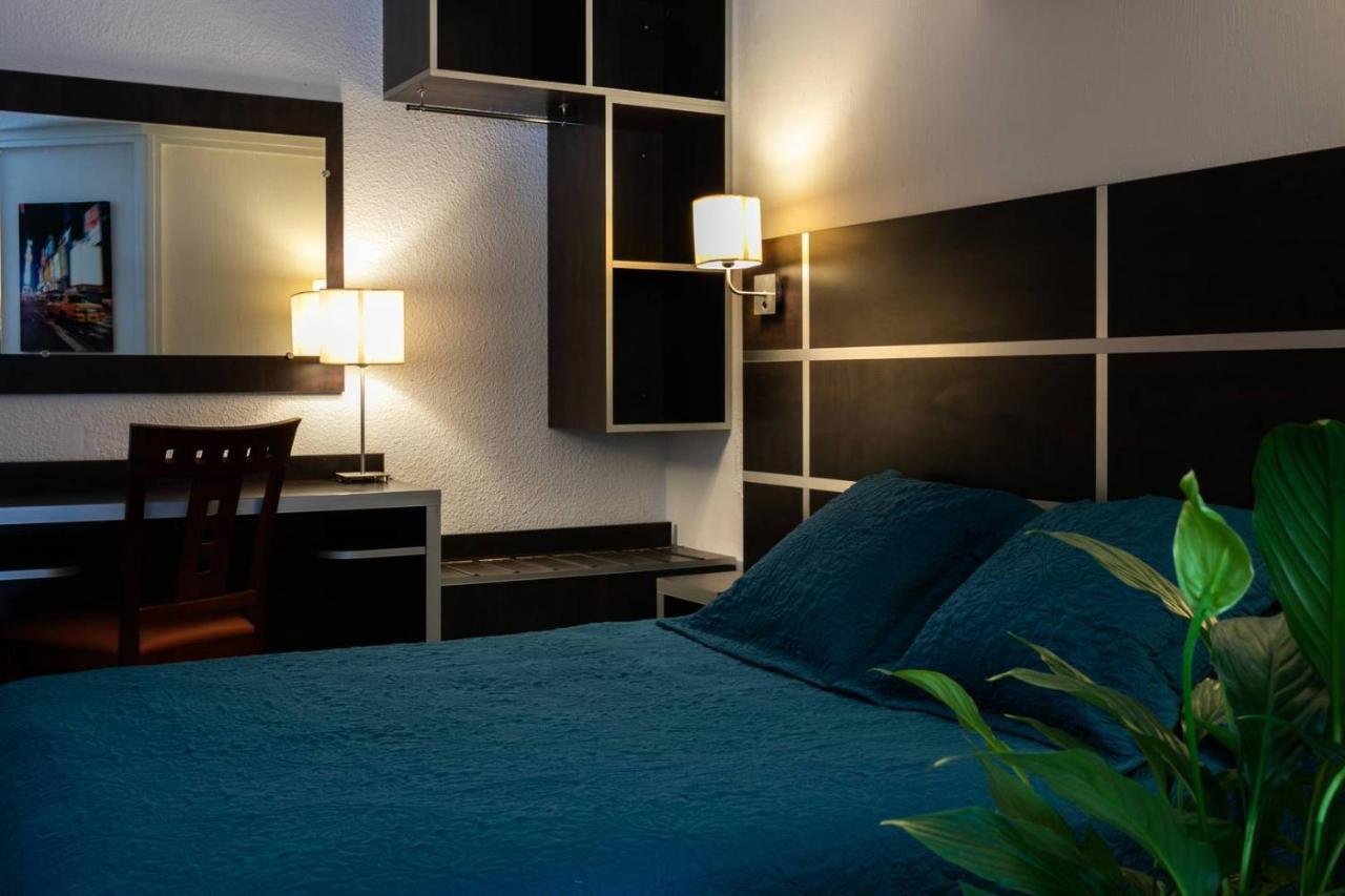 Hotel Au Relais De Trans Draguignan Exteriör bild