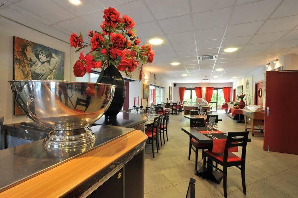 Hotel Au Relais De Trans Draguignan Exteriör bild